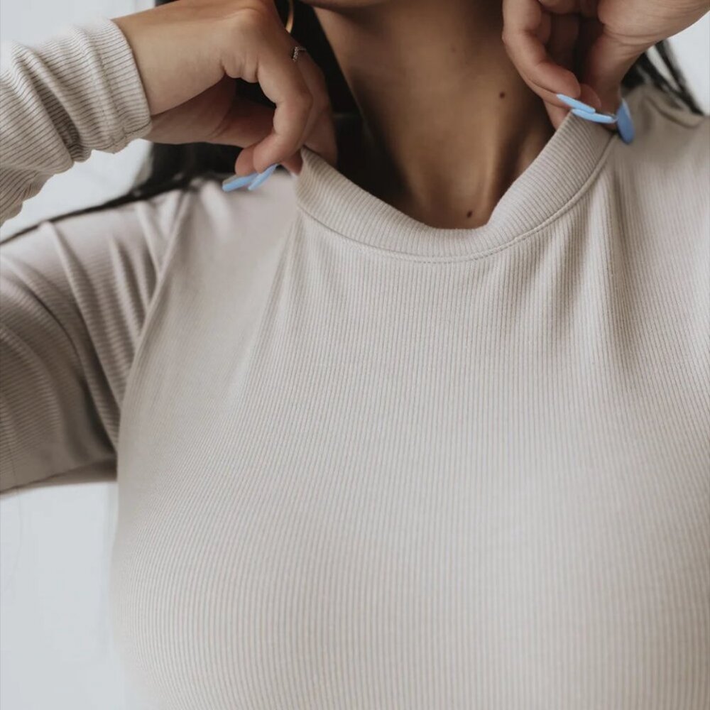 Klassy Network Crew Neck Ribbed Long Sleeve Brami Top - Cream, Size Medium - Picture 3 of 4